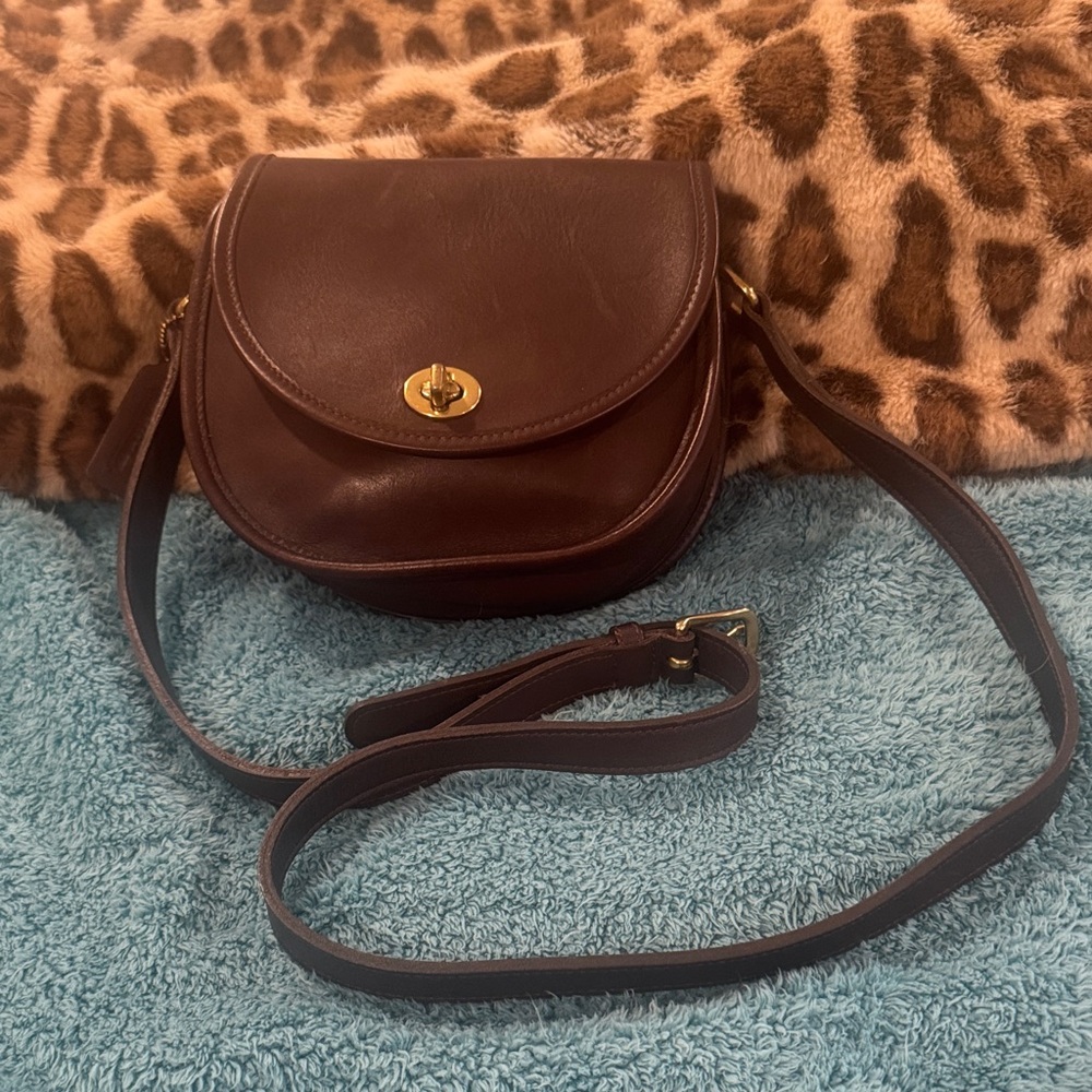Vintage Coach crossbody bag